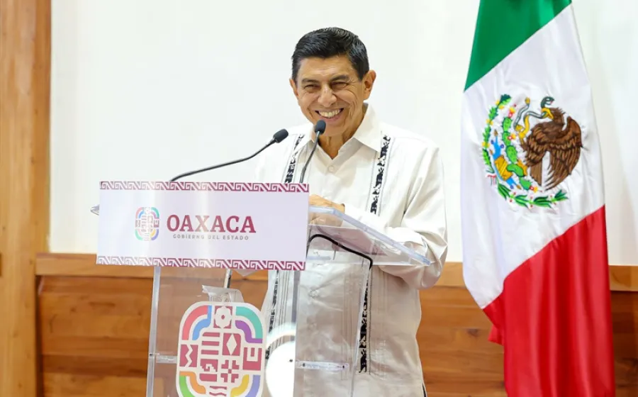 Salomón Jara dijo que los ideales de la Cuarta Transformación han sido la base de su gobierno para trabajar por un mejor Oaxaca. Foto: Cortesía.