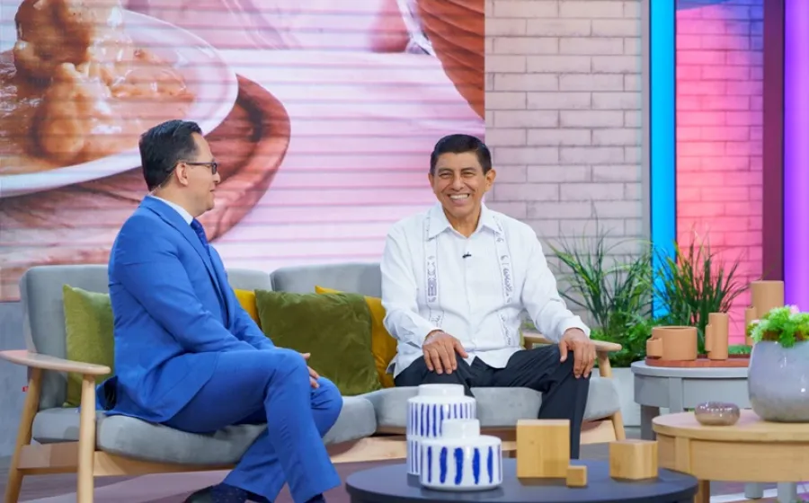 El gobernador Salomón Jara promocionó en la capital del país la Guelaguetza 2024. 
