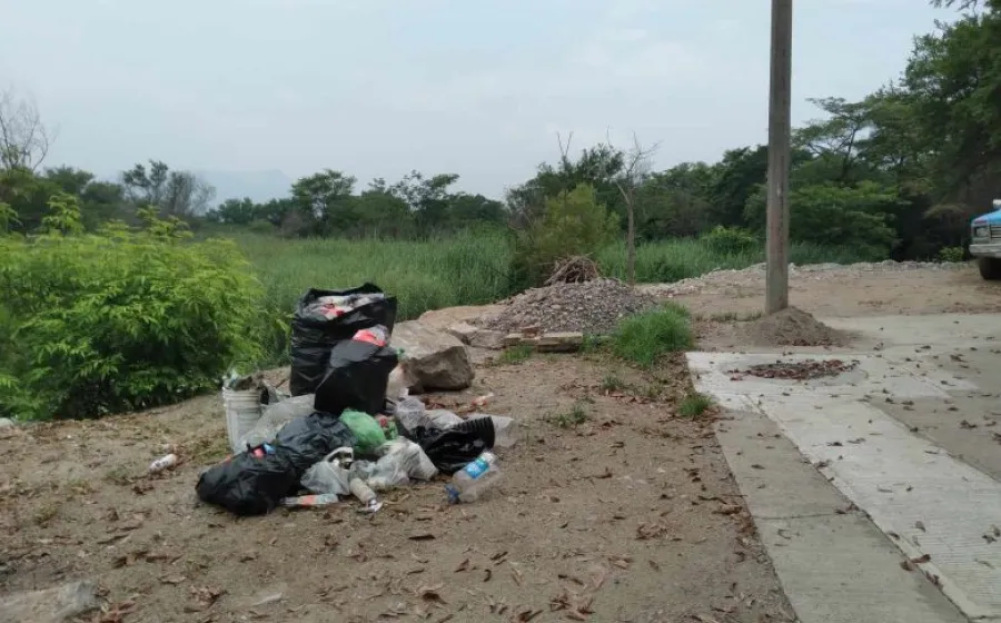 El servicio de recolección de basura es insuficiente en el municipio tehuano.