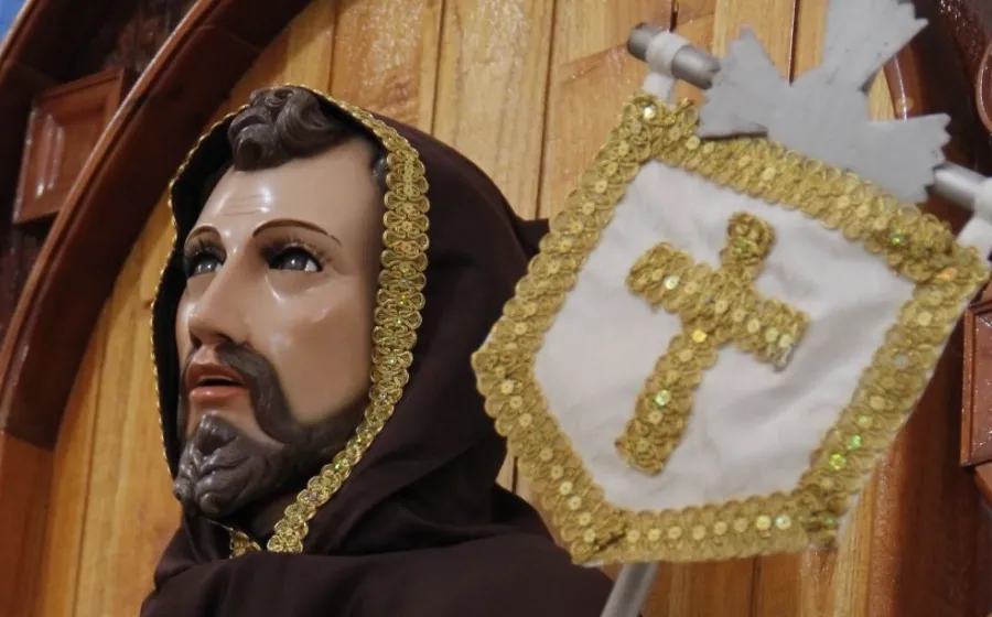 Este jueves se bajó a Santo Domingo de su nicho, ritual que marca el inicio de las festividades tehuanas.