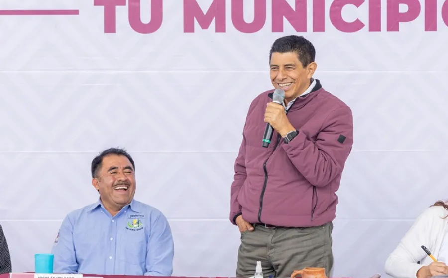 En esta localidad de la región Mixteca, el Mandatario estatal anunció una inversión superior a los 3 millones 860 mil pesos para revertir la pobreza, marginación y carencias. Foto: Cortesía.
