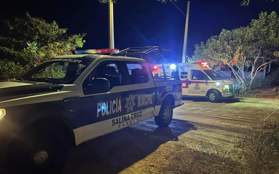 La policía acordonó el sitio del macabro hallazgo. 