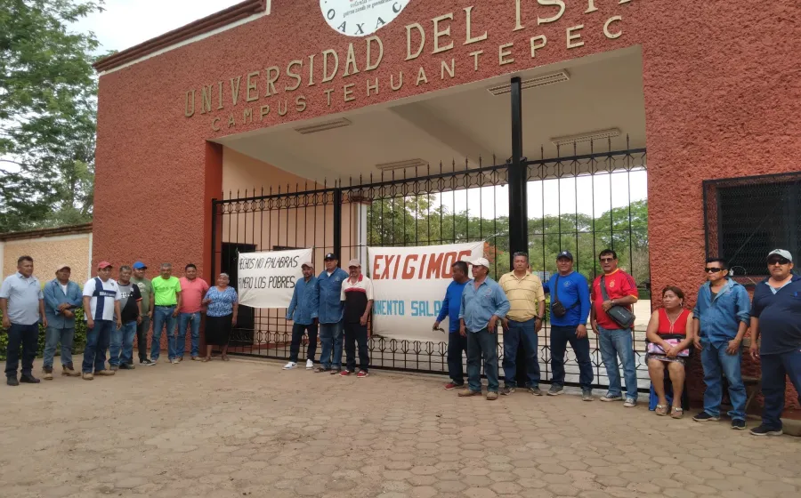 La semana pasada tomaron las instalaciones del campus Tehuantepec para exponer su demanda.