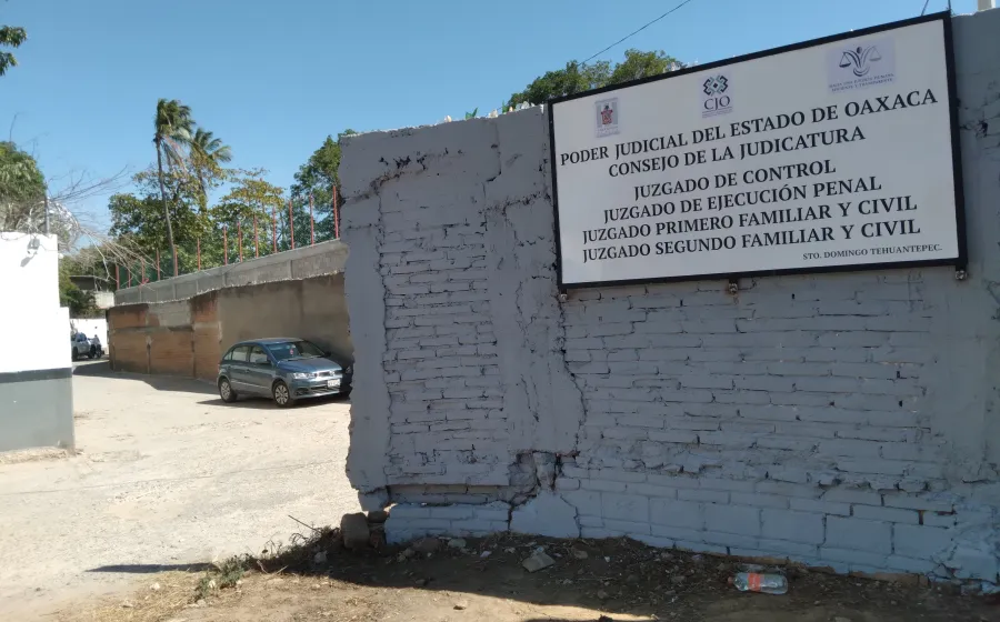 El juzgado primero en Tehuantepec se quedó sin juez desde hace varios días.