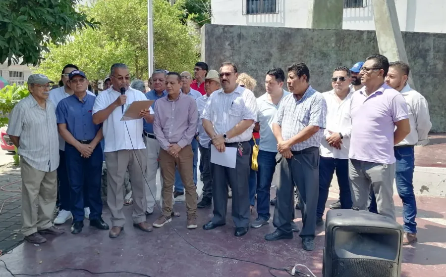 Los bomberos cuentan con el aprecio de la comunidad de Juchitán.
