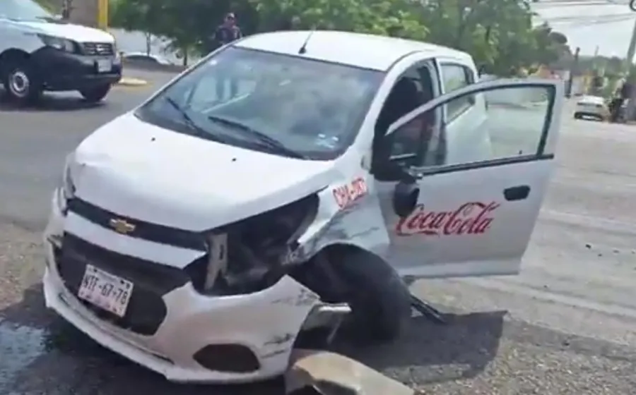El aparatoso accidente se registró en la Carretera Transístmica a la altura de "Mi Ranchito".