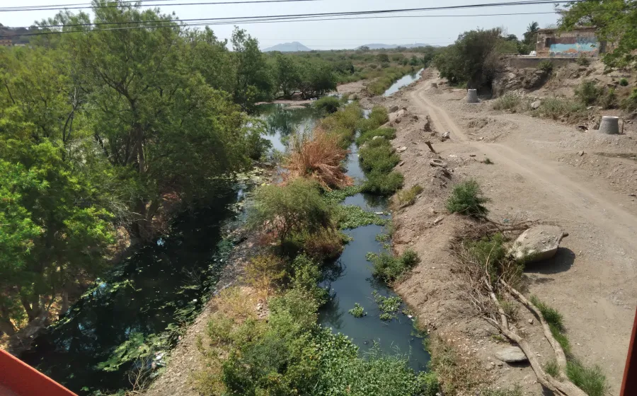En esta situación se encuentran los barrios de San Juanico, Lieza, El cerro Padre Cruz López, Santa María, Santa Cruz, Laborío, Jalisco, y otros.