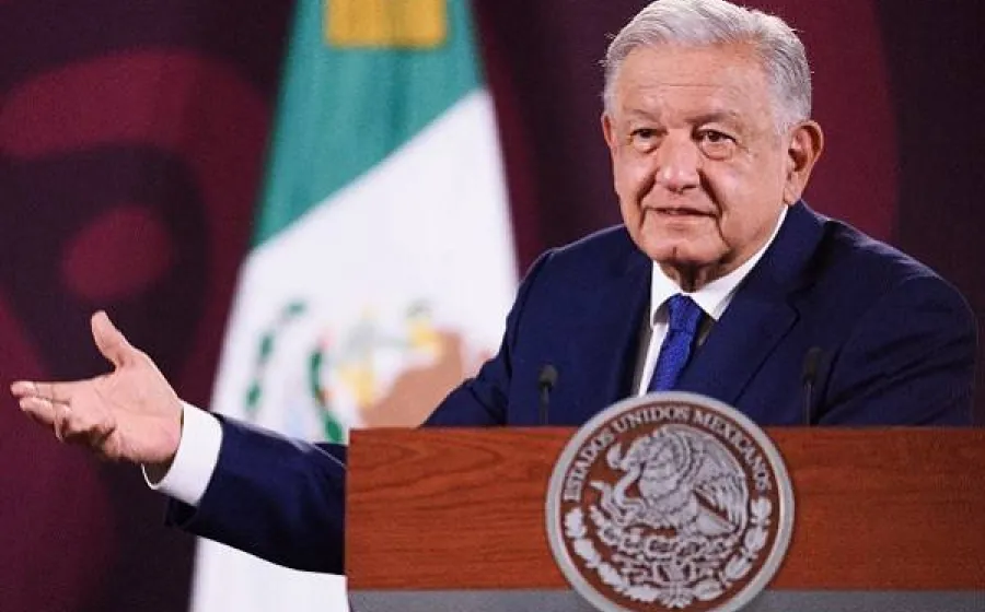 El presidente Andrés Manuel López Obrador dijo que tendrá una reunión con gabinete de Energía para abordar el tema de los apagones, pero que México tiene suficiente "capacidad de generación de energía".
