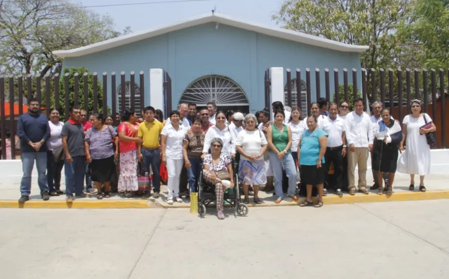 Para celebrar el aniversario de la INPM-JDN, realizó un convivio con iglesias hermanas y al final, se tomaron la foto del recuerdo.