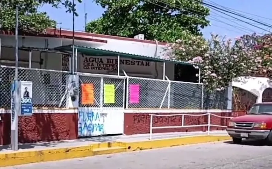 Los trabajadores inconformes señalaron que no regresarán a sus labores, hasta que sus demandas sean atendidas.
