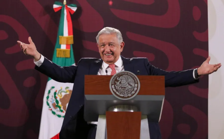 amlo_marea_rosa