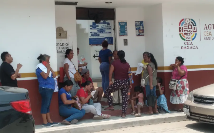 manifestantes_agua