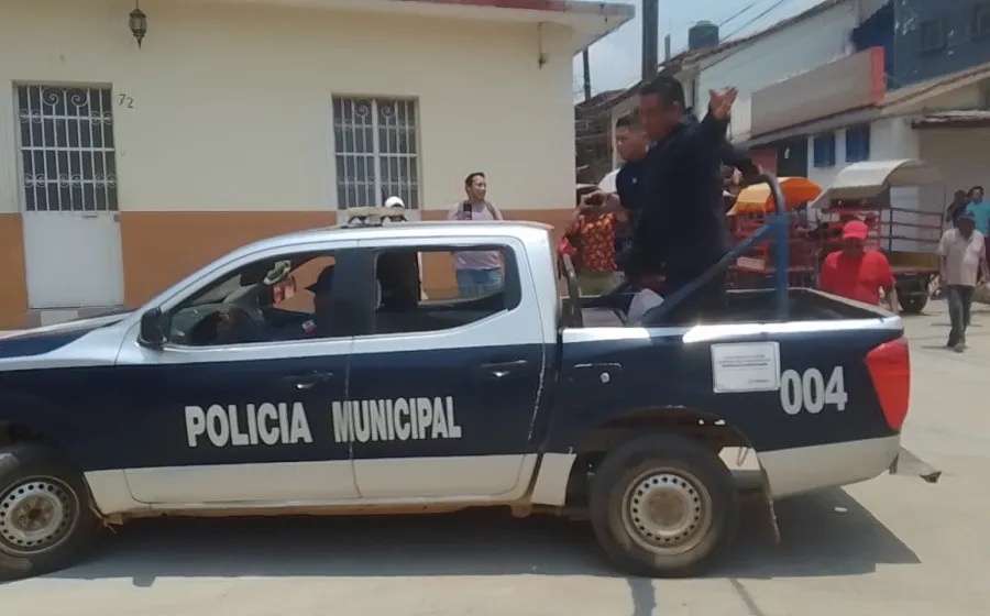 policia_asaltante