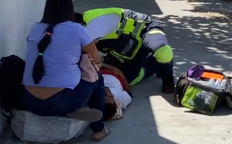 paramedicos_auxilian_hombre