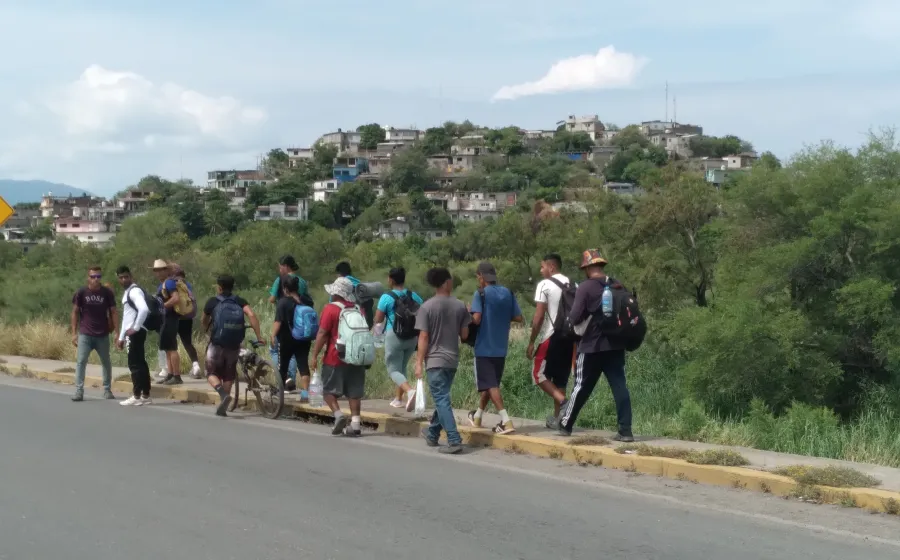 Diversos sectores han opinado que este tipo de caravanas son un peligro sobre las carreteras.