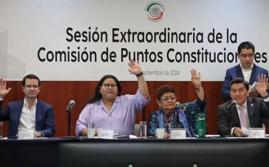 Las Comisiones de Puntos Constitucionales y de Estudios Legislativos, del Senado, recibieron la minuta de la reforma judicial. Foto: Agencias