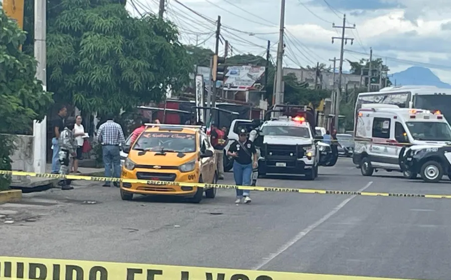 Cuerpos de seguridad llegaron a la escena para las diligencias correspondientes. 