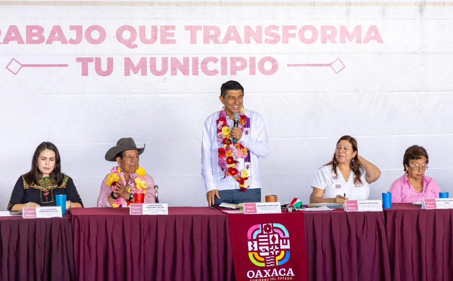El Mandatario estatal reafirmó su compromiso de visitar cada ayuntamiento de Oaxaca. Foto: Cortesía.