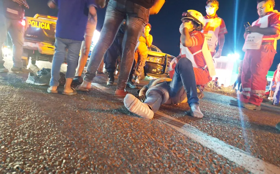 choque_gasolinera_mujer