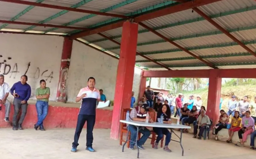 “En San Isidro Platanillo, la gente está temerosa, se siente amenazada, mientras el gobierno de Oaxaca nos deja solos, no vemos que haya diálogo para que se garantice nuestra seguridad”.