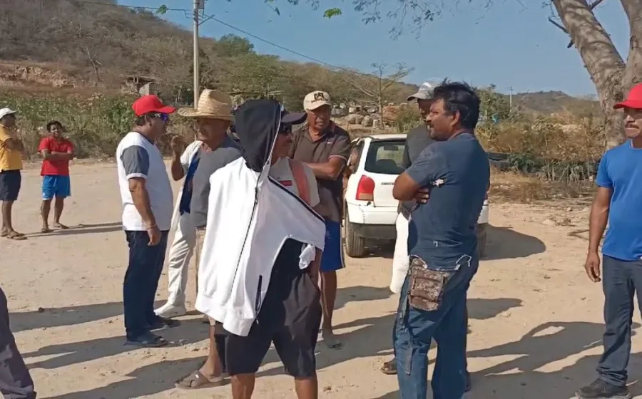 Advierten con manifestarse en la refinería, incluso, sobre carretera federal.