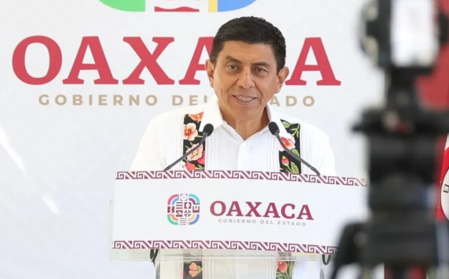 El Mandatario estatal informó sobre el cambio de nombre del Sistema de Transporte Colectivo Metropolitano Citybus Oaxaca; la nueva denominación significa gente o persona. Foto: Cortesía.