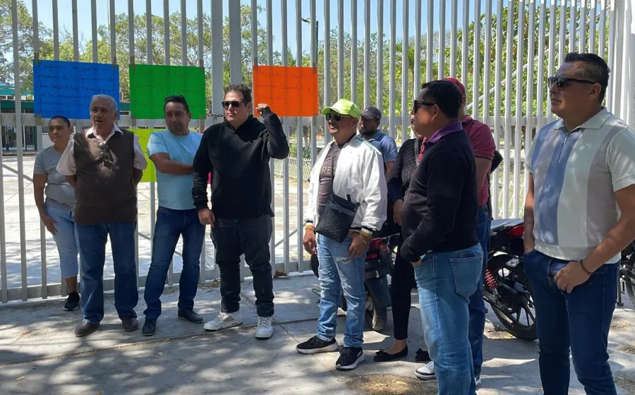 Acusan a la directora, Karina Peña Cabrera de diversas irregularidades.