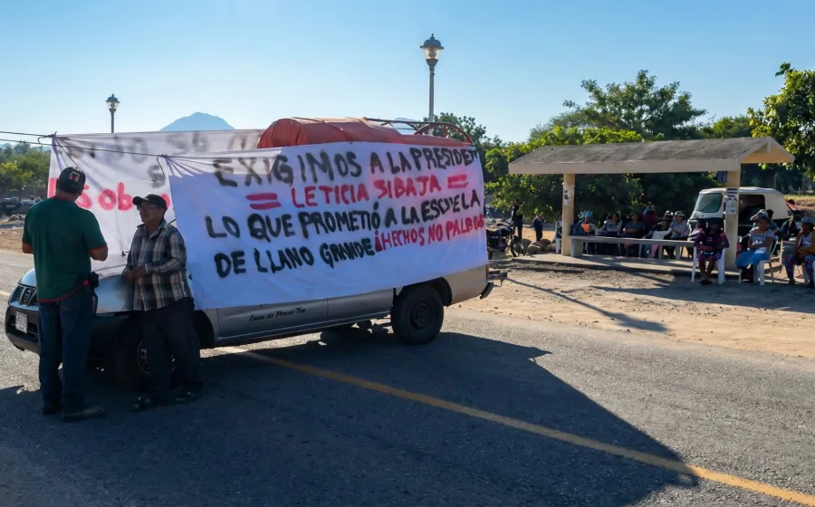 SIGUE EL BLOQUEO CARRETERO EN LLANO GRANDE