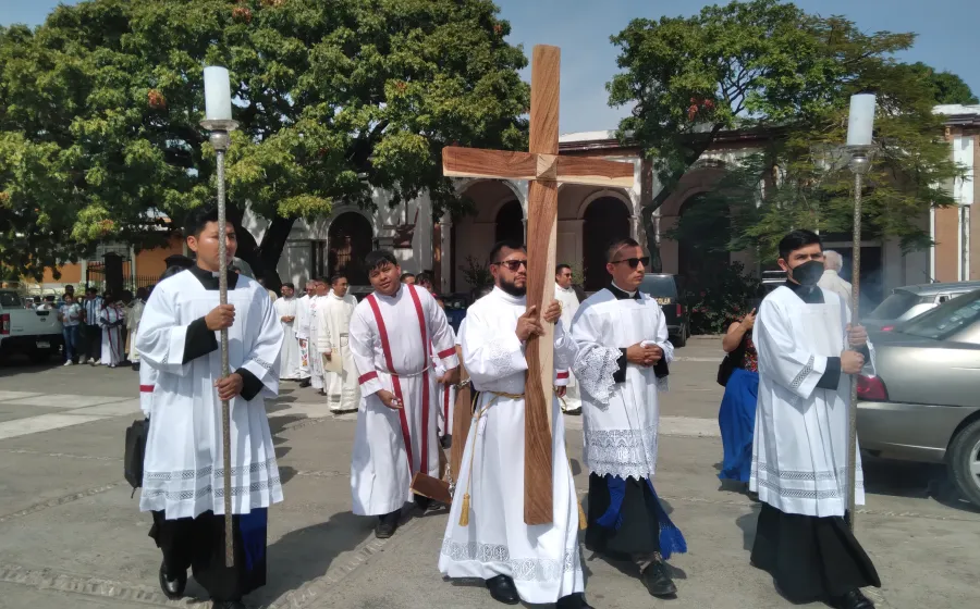 sacerdotes_tehua