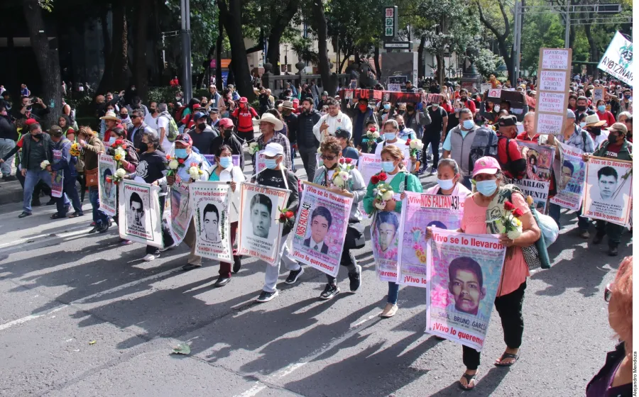 ayotzinapa_marcha_padres