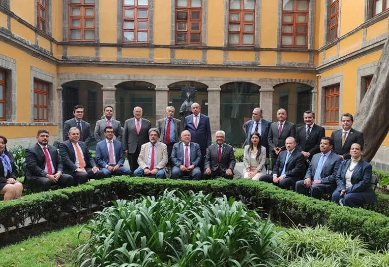 Integrantes de instancias federales y estatales