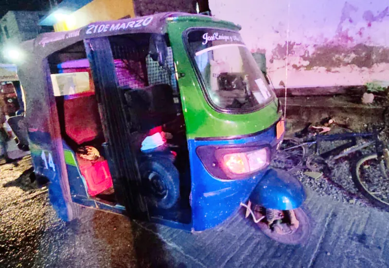 Mototaxi chocado