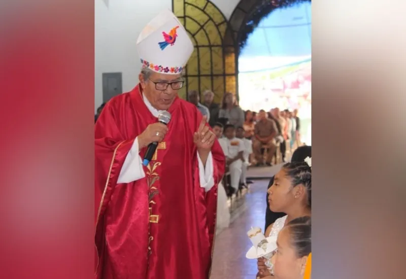 Obispo Arturo Lona Reyes