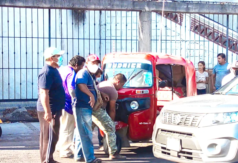mototaxi-choca-contra-taxi