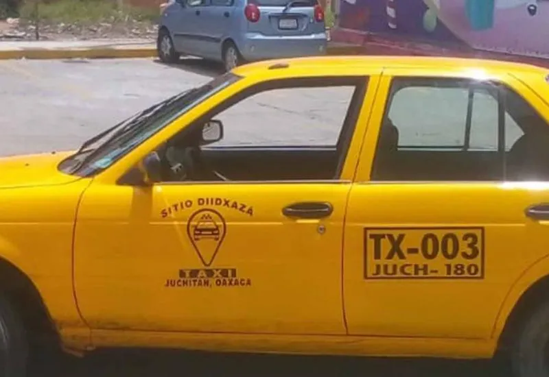 taxi-estacionado