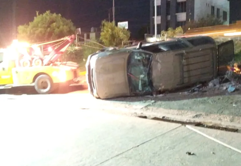 camioneta-accidente-carretera 