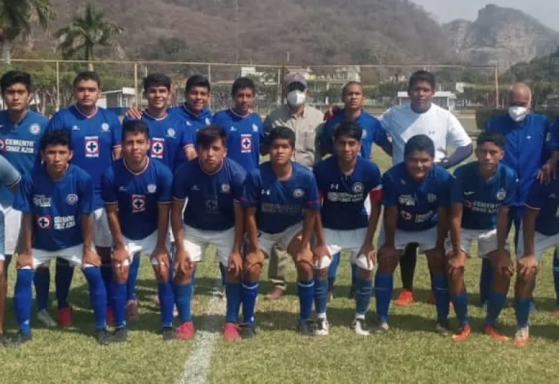 futbolistas-del-equipo-cruz-azul-lagunas