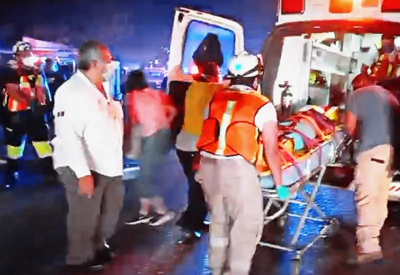 personal-medico-auxilia-a-accidentada