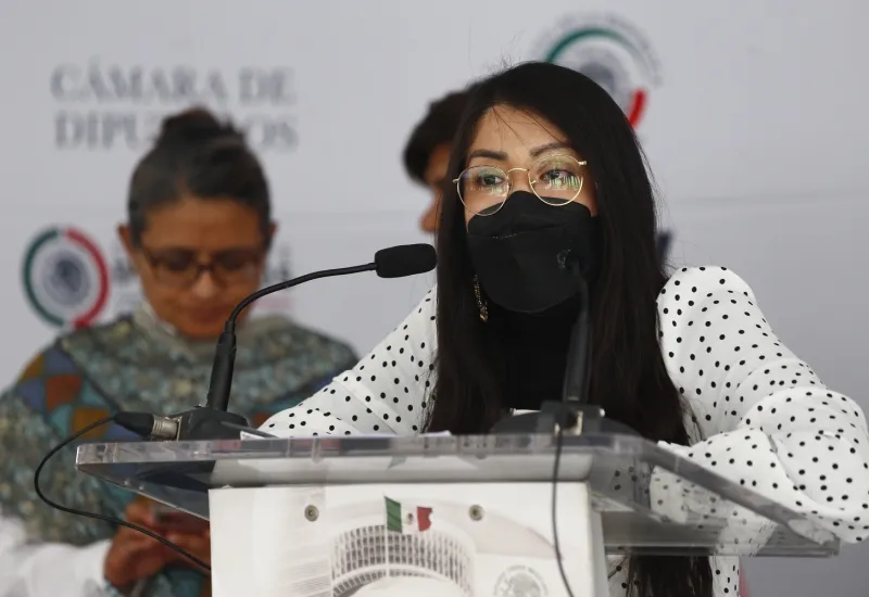 María Elena Ríos en conferencia de prensa
