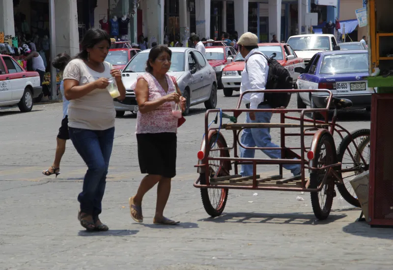 Es importante beber agua aunque no se tenga sed; eso garantiza estar hidratados.