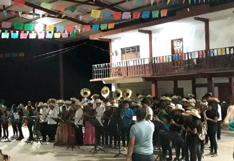 Participaron las bandas de música de San José El Paraíso, Sandunga de Tehuantepec, San Cristóbal Amoltepec, Tlaxiaco y el anfitrión Nativitas Coatlán. FOTO: Silviano Ruiz.