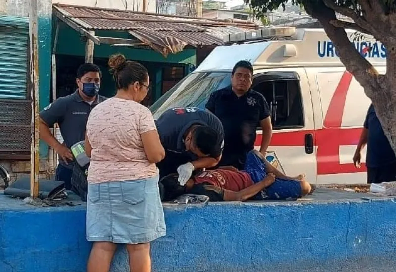 Un joven en situación de calle intentó quitarse la vida colgándose de un árbol.