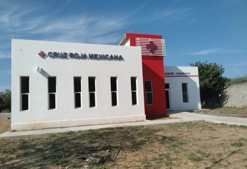 Vecinos temen que, ante el descuido, la construcción de convierta en guarida de "malvivientes".