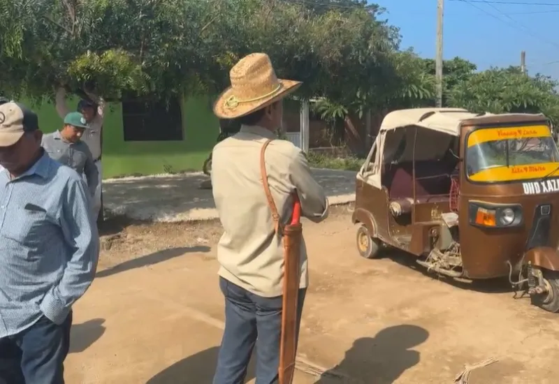 Los agricultores sostienen que los trabajos del ferrocarril les han causado afectaciones.