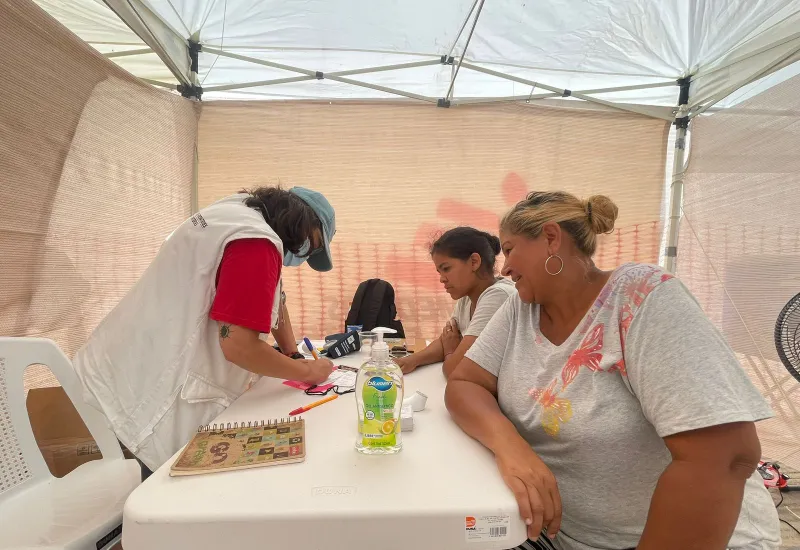 Atención médica y psicológica brindará Médicos sin Frontera. Atendrá a infancias y mujeres embarazadas, principalmente.