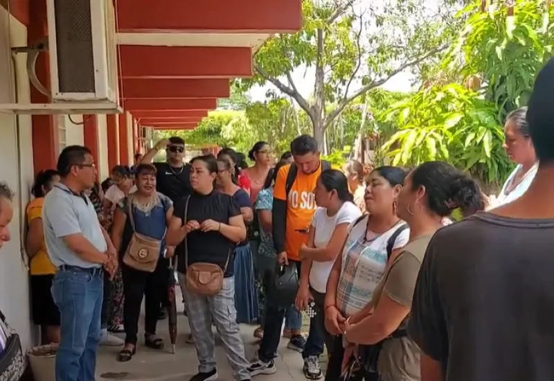 La escuela argumenta que ningún CBTIS cuenta con los certificados.