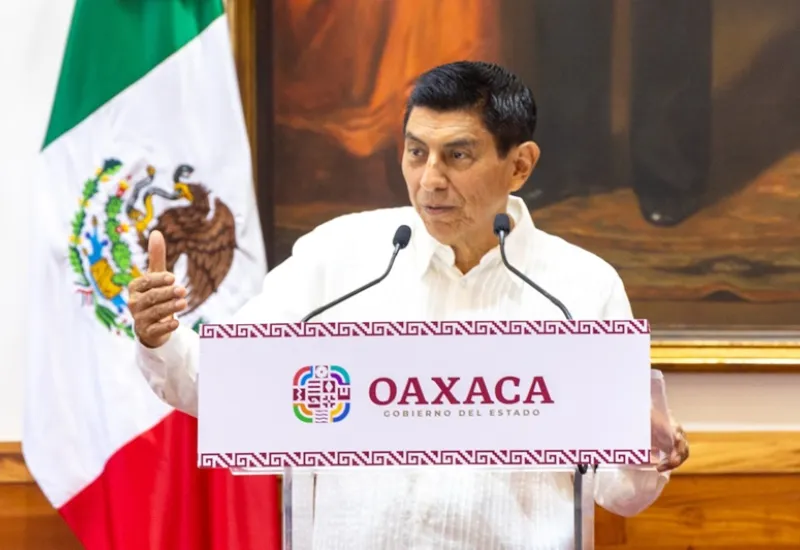 El Gobernador Salomón Jara Cruz respalda iniciativas que la virtual Presidenta electa enviará al Congreso de la Unión. Fotos: Cortesía.