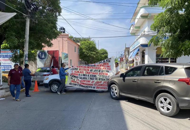 Demandan diversas prestaciones y la sustitución de algunos funcionarios.