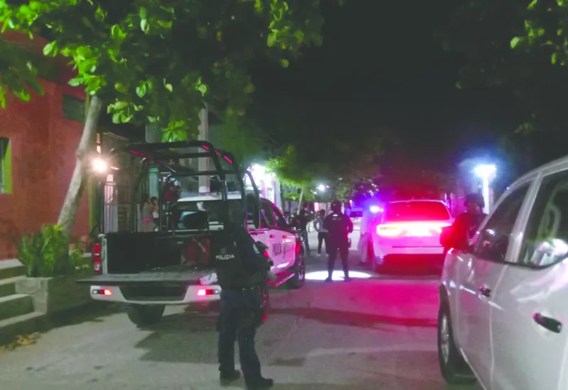 Elementos policiacos llegaron al lugar del homicidio ubicado en la Cuarta Sección de Juchitán.