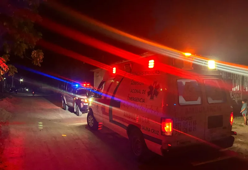 Paramédicos de la CNE llegaron al lugar de la desgracia, pero la pequeña ya había sido trasladada al hospital a bordo de un vehículo particular.